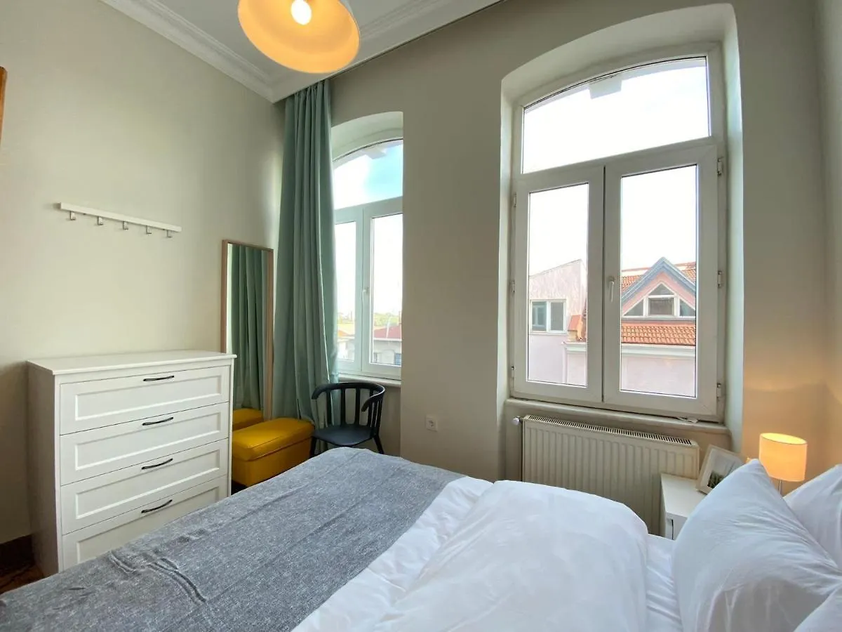 Building Near Galata Tower With Great View In Beyoglu Appartement Istanboel