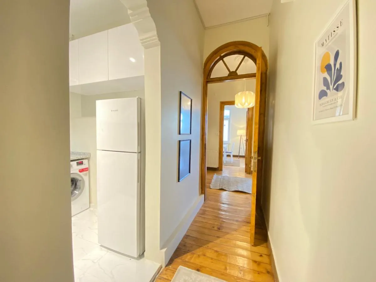 Building Near Galata Tower With Great View In Beyoglu Apartment Istanbul 0*,