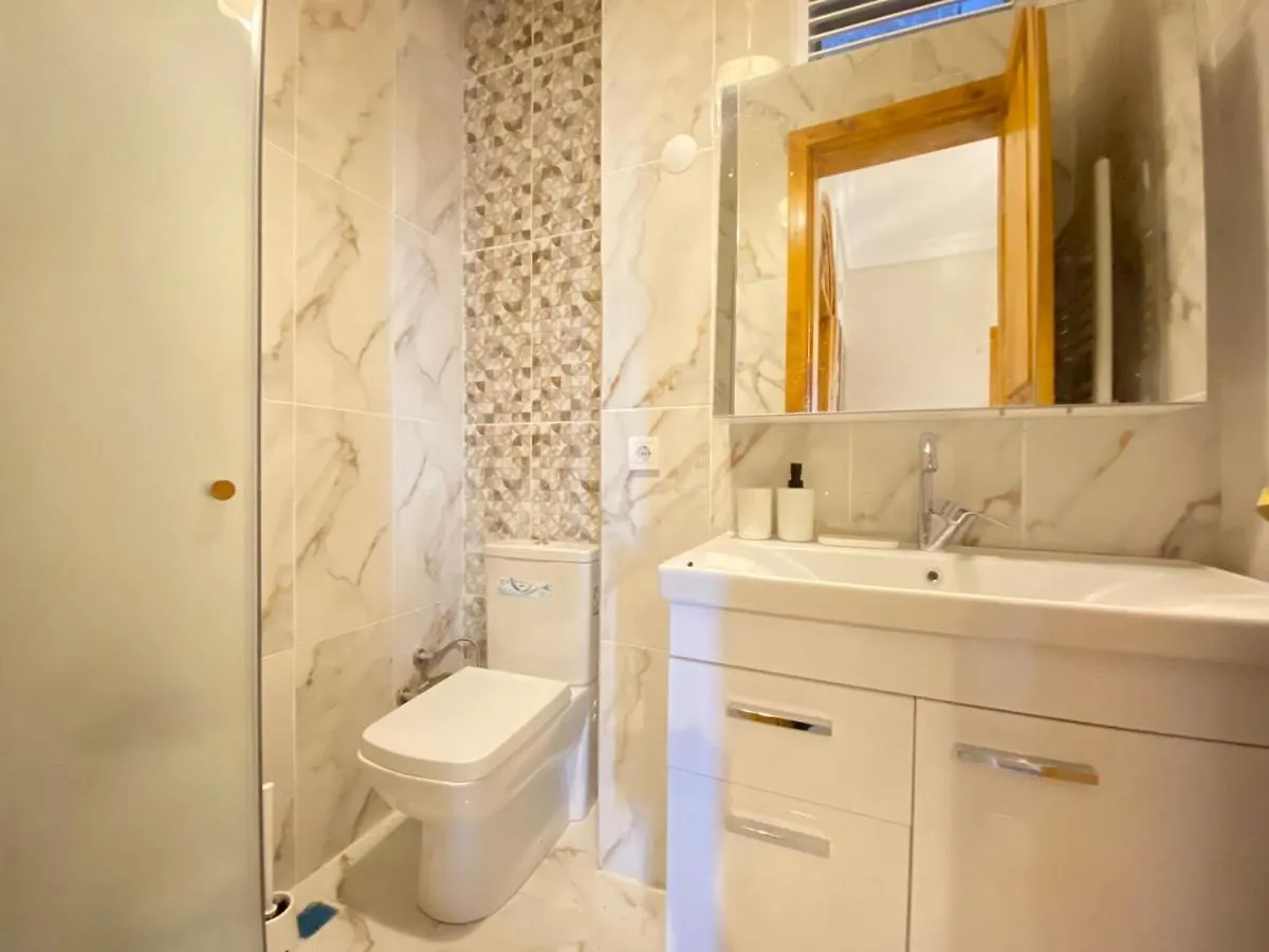 Building Near Galata Tower With Great View In Beyoglu Apartment Istanbul