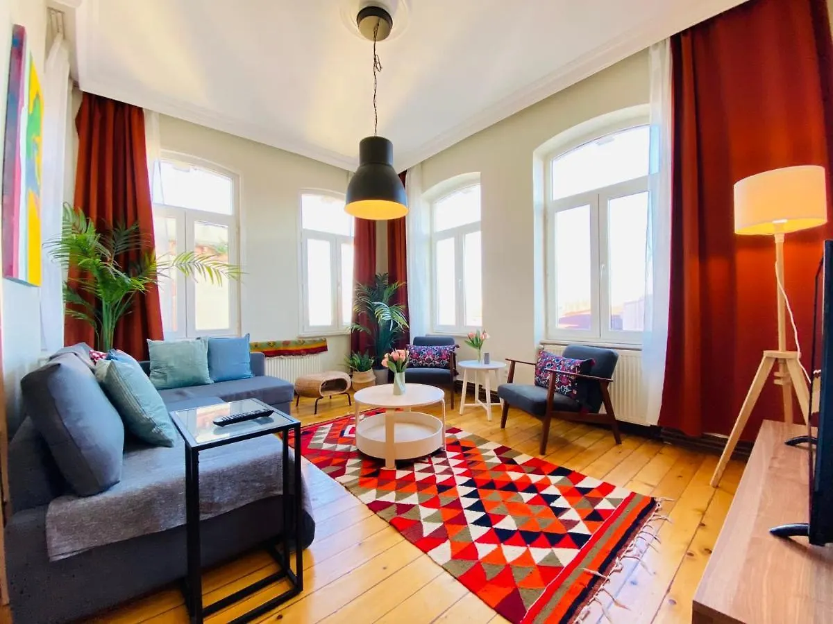 Building Near Galata Tower With Great View In Beyoglu Apartment Istanbul